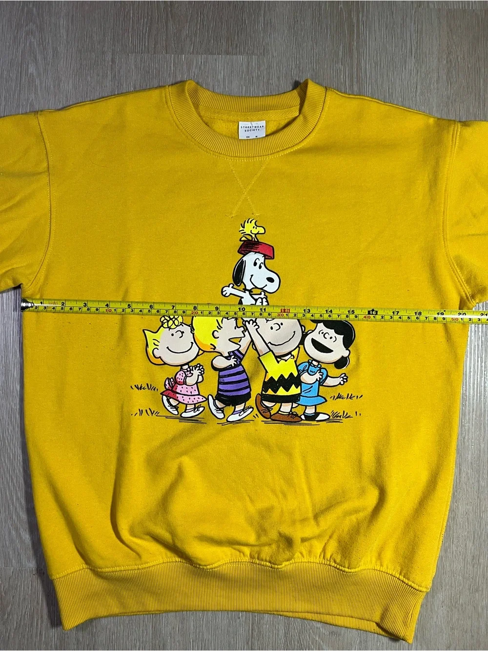 Yellow Peanuts Graphic Crewneck Sweatshirt Cozy Retro Classic - Picture 9 of 9